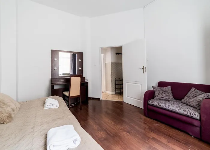 Mostowa Standard By Bookinghost Познань