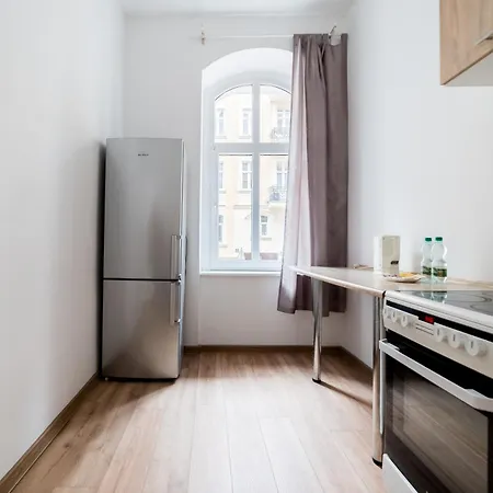 Mostowa Standard By Bookinghost *