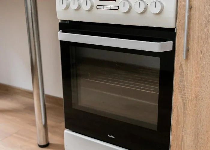 Mostowa Standard By Bookinghost * Πόζναν